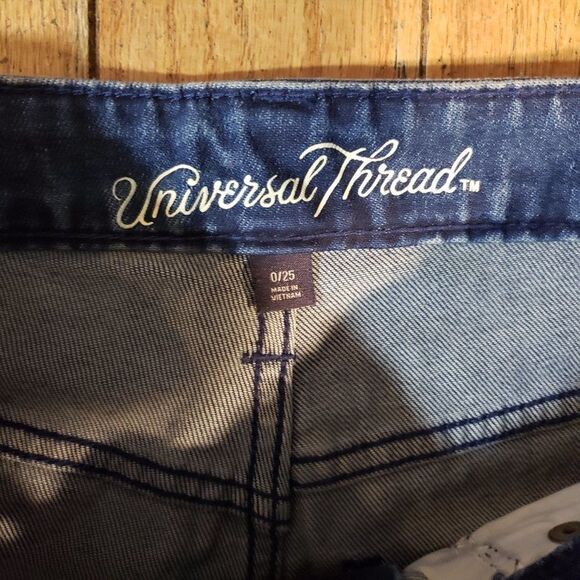 Universal Thread Women's High-Rise Side Belted Wide Leg Crop Jeans - Picture 3 of 4